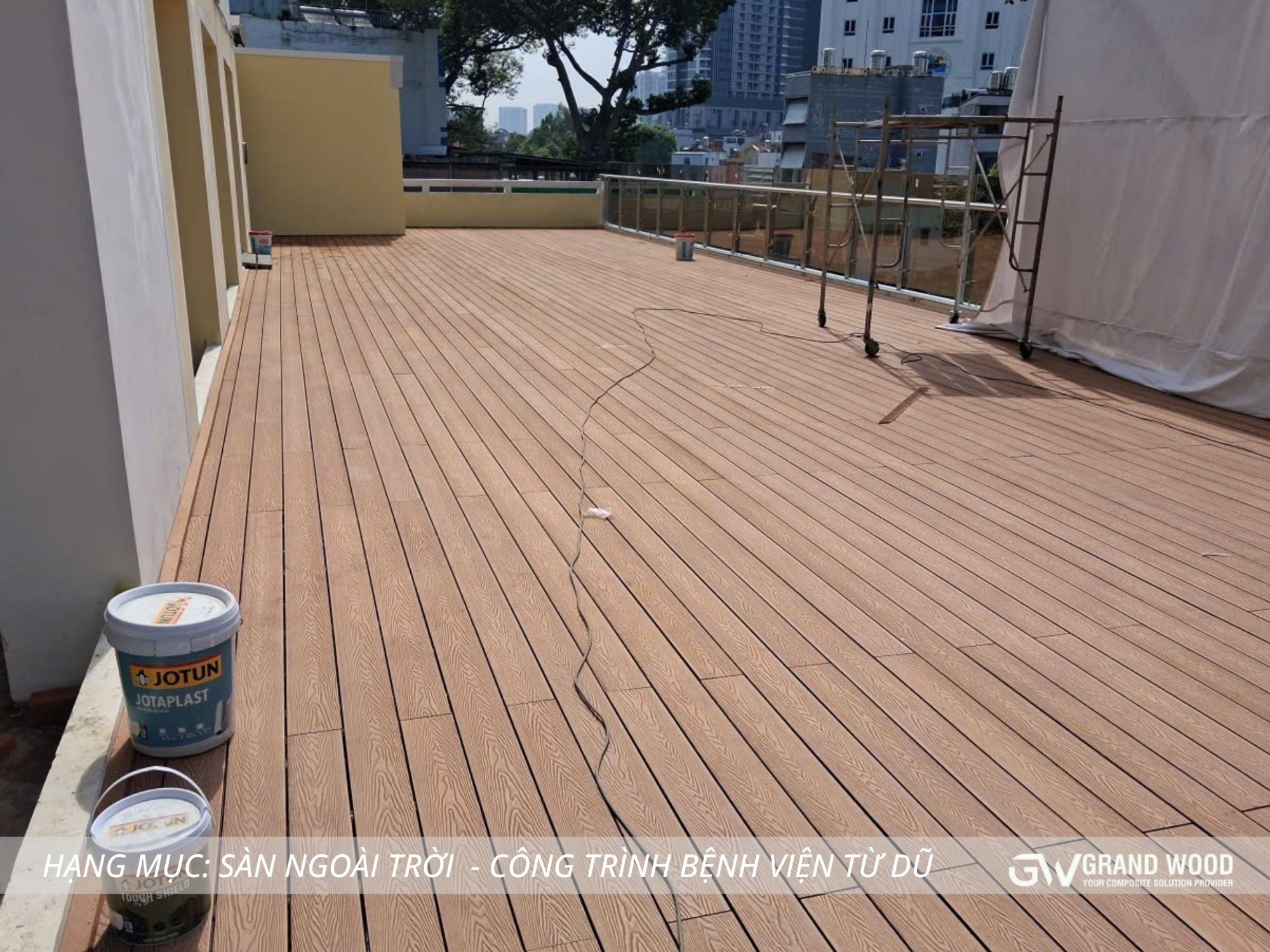 Giải Pháp Sàn Ngoài Trời Cho Công Trình Công Cộng Hiện Đại