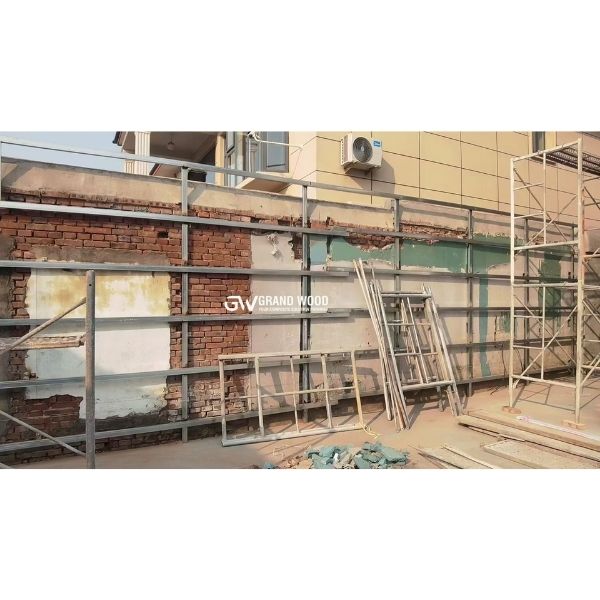 Trước Khi Ốp Nhựa Giả Gỗ 
