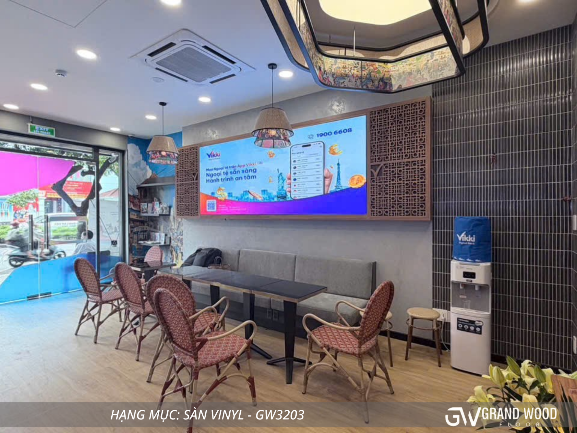 Grand Wood Hoàn Thiện Dự Án Vikki Bank Quận 10 Với Sàn Vinyl GW3203