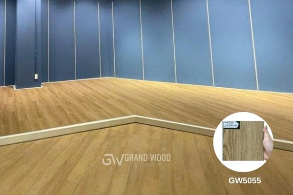 Giới thiệu về sàn SPC Grand Wood mã GW5055 – Vẻ đẹp sang trọng cho không gian hiện đại
